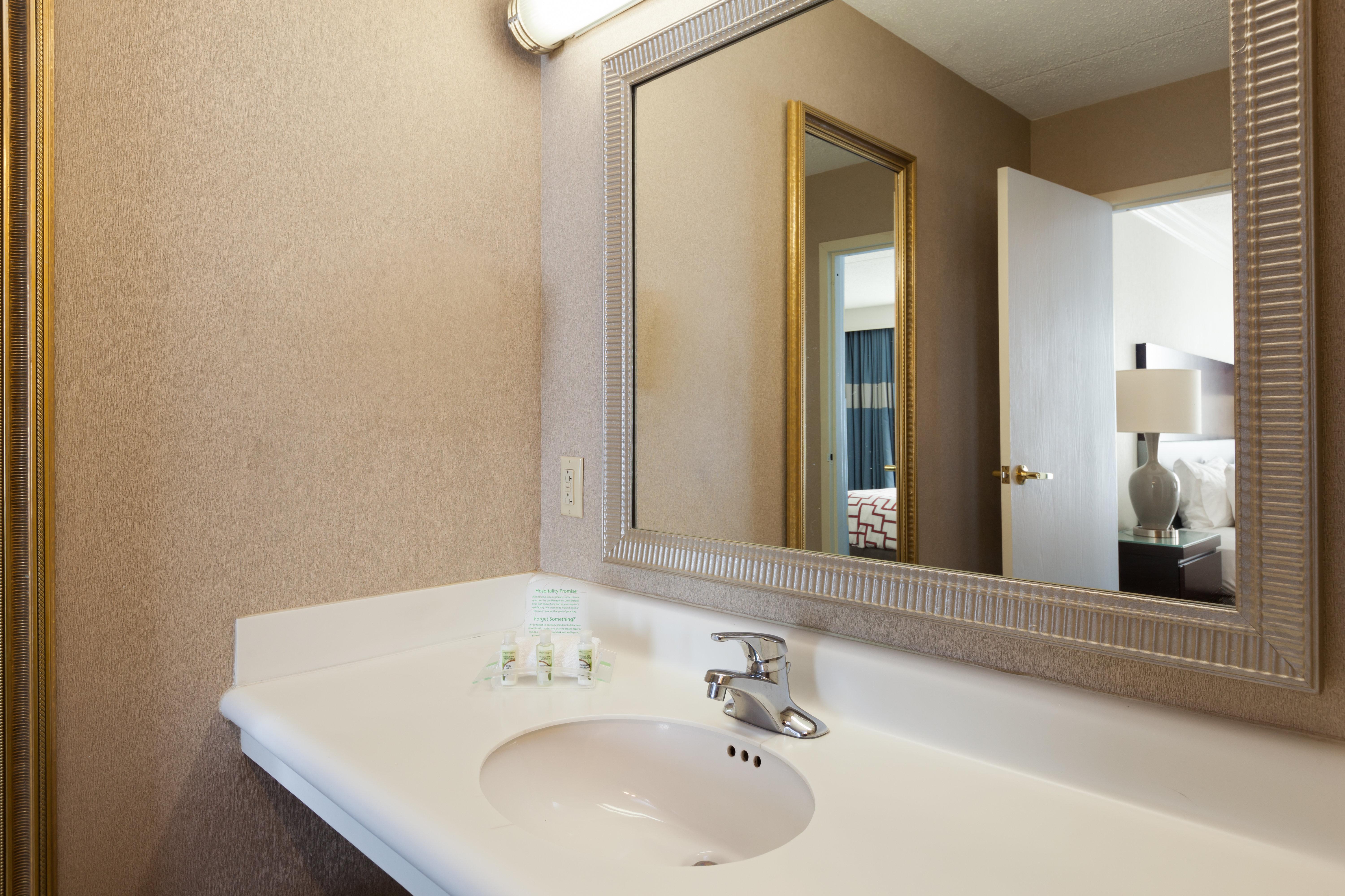 Holiday Inn Weirton-Steubenville Area Esterno foto