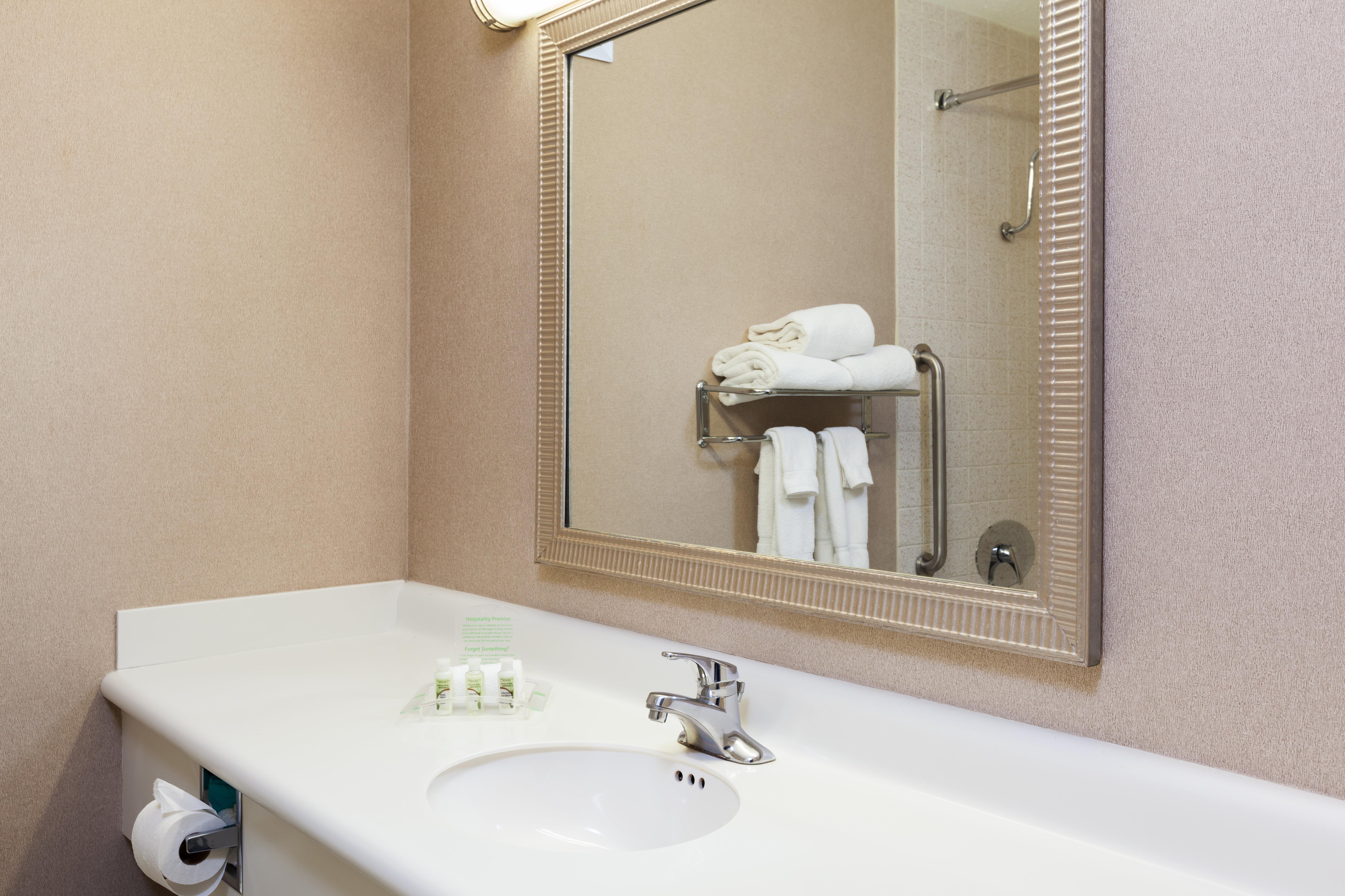 Holiday Inn Weirton-Steubenville Area Esterno foto
