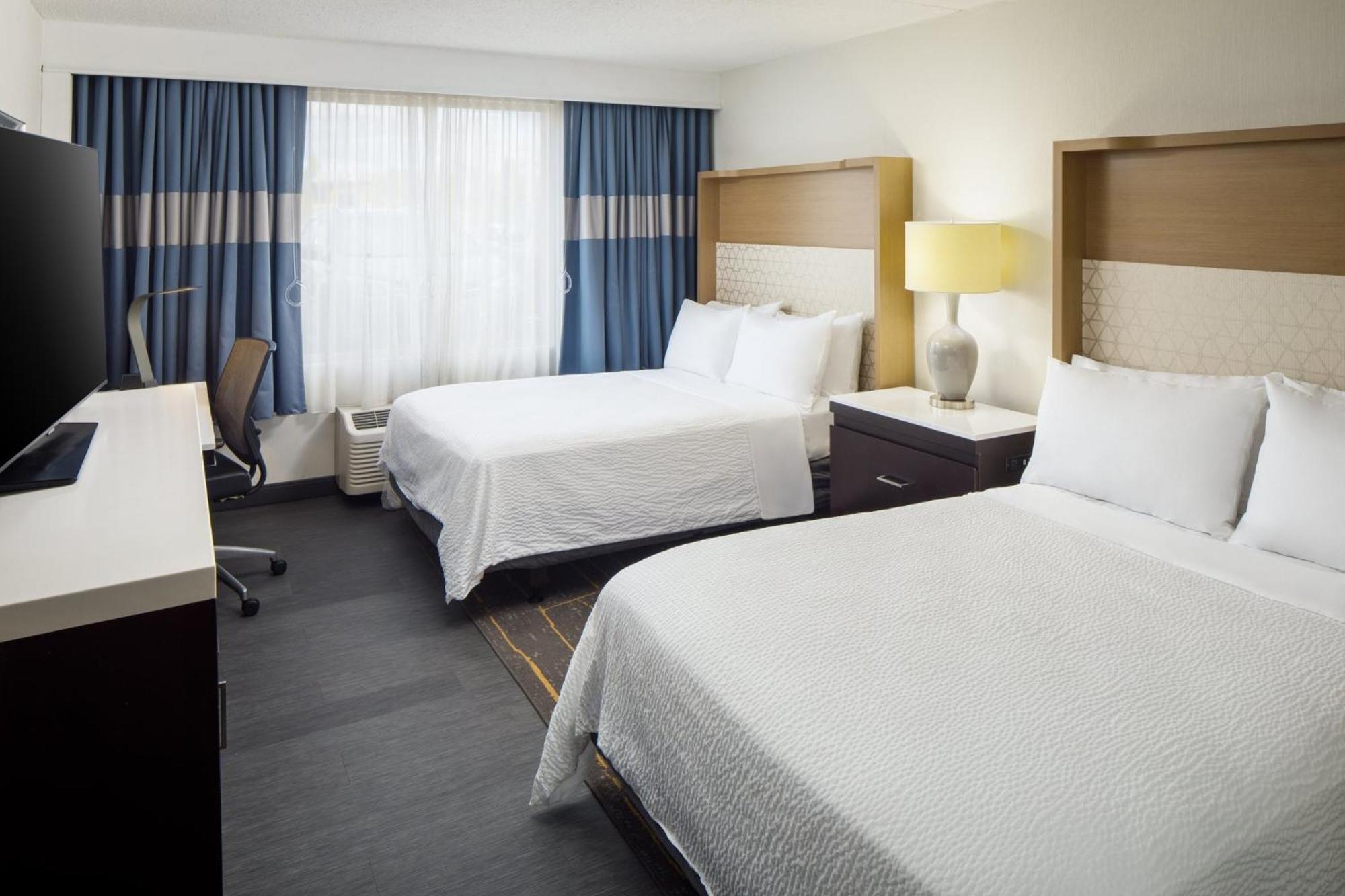 Holiday Inn Weirton-Steubenville Area Esterno foto