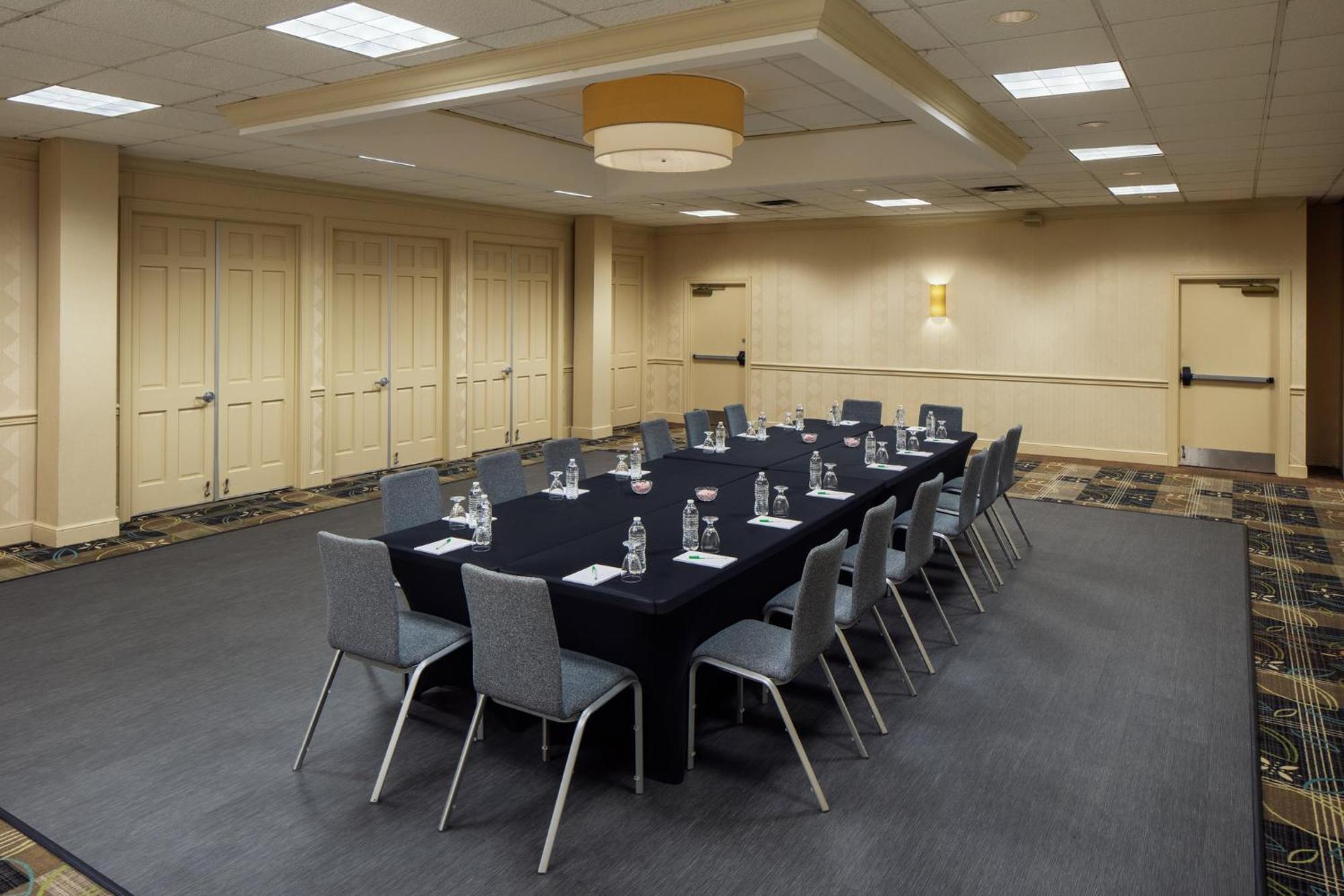 Holiday Inn Weirton-Steubenville Area Esterno foto