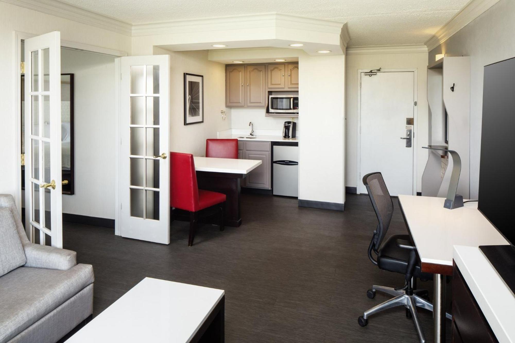 Holiday Inn Weirton-Steubenville Area Esterno foto