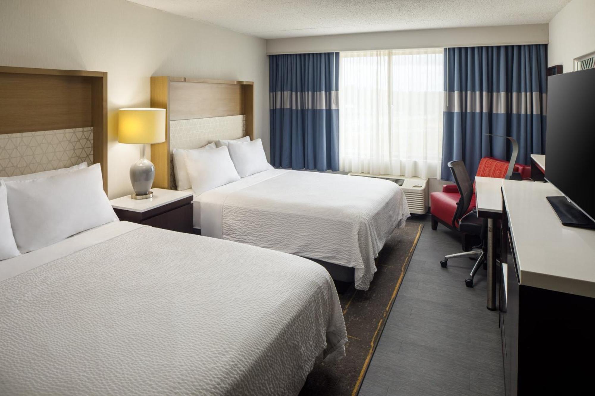 Holiday Inn Weirton-Steubenville Area Esterno foto