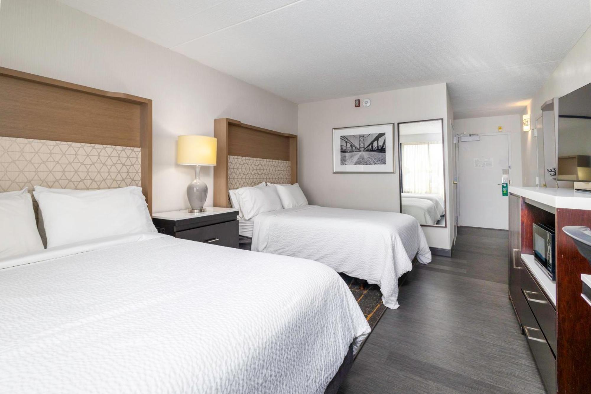 Holiday Inn Weirton-Steubenville Area Esterno foto