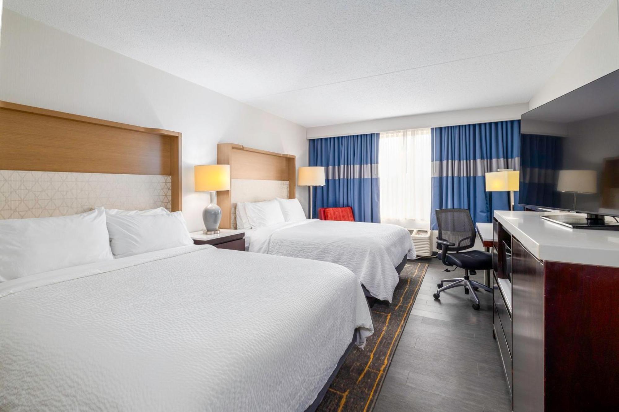 Holiday Inn Weirton-Steubenville Area Esterno foto