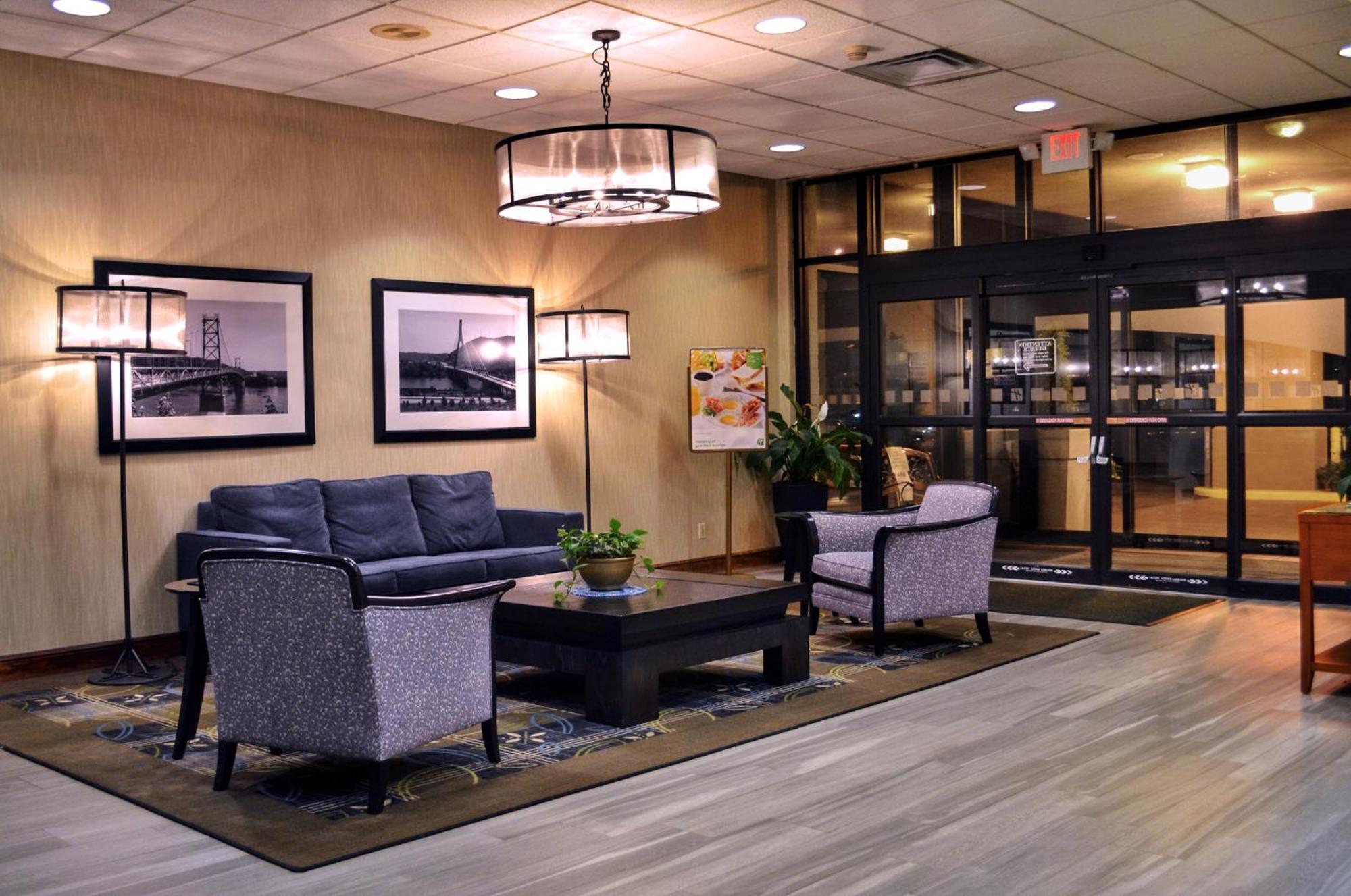 Holiday Inn Weirton-Steubenville Area Esterno foto